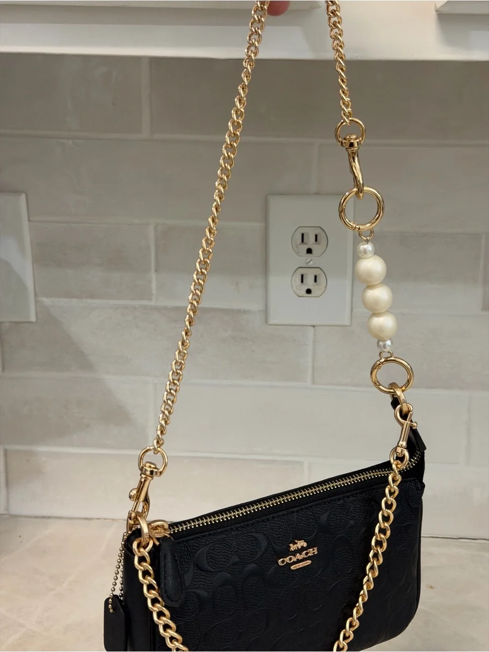 Coach Nolita 19